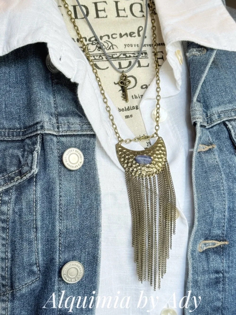 Alquimia necklace featuring